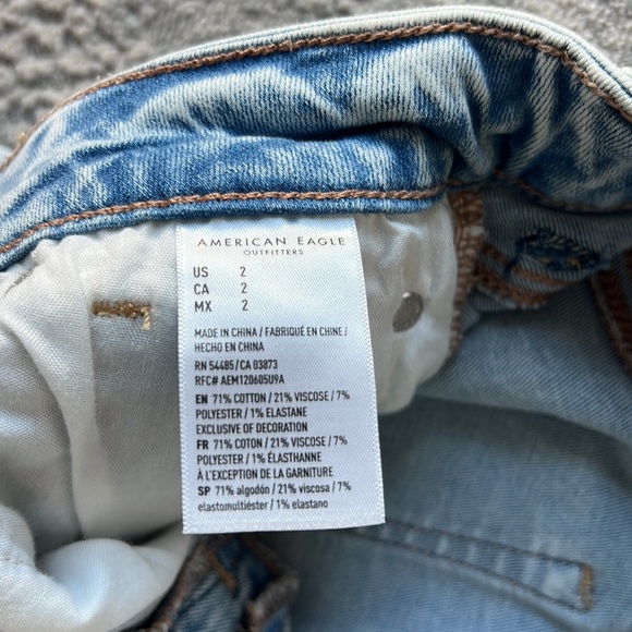Light blue stretchy denim shorts by American Eagle - Picture 4 of 4